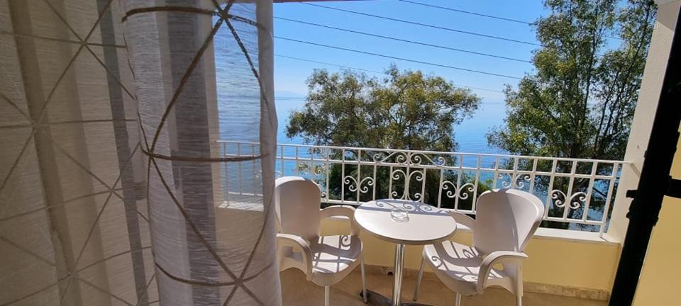 Ionian Mare Aparthotel Agios Ioannis Peristerion Exterior foto
